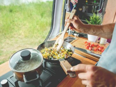 Cuisiner en van aménagé